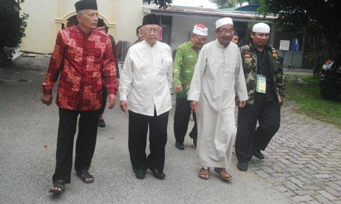 Pra Muktamar di Medan, Syaikh Ali Akbar Doakan Gus Solah agar Terpilih Ketua PBNU