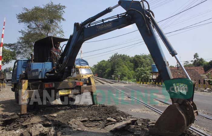 Bergelombang, Jalan Nasional Jalur Mudik di Jombang Masih Diperbaiki
