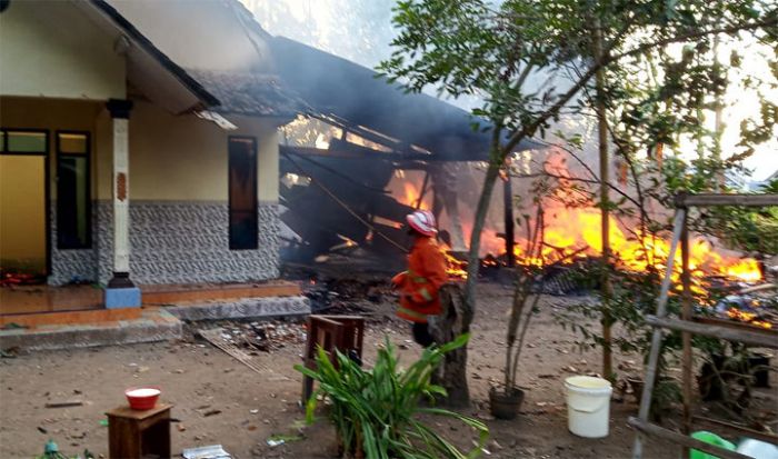 Ditinggal Lamaran, Dua Rumah dan 1 Garasi di Jember Terbakar