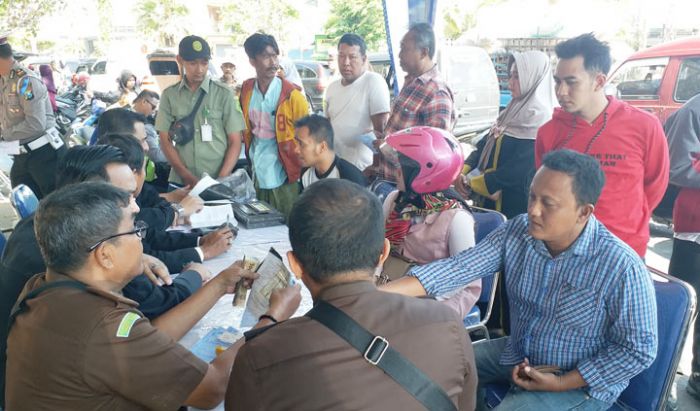 Gelar Operasi Patuh Semeru di Jalan Ahmad Yani, Polres Bangkalan Tilang 70 Pelanggar