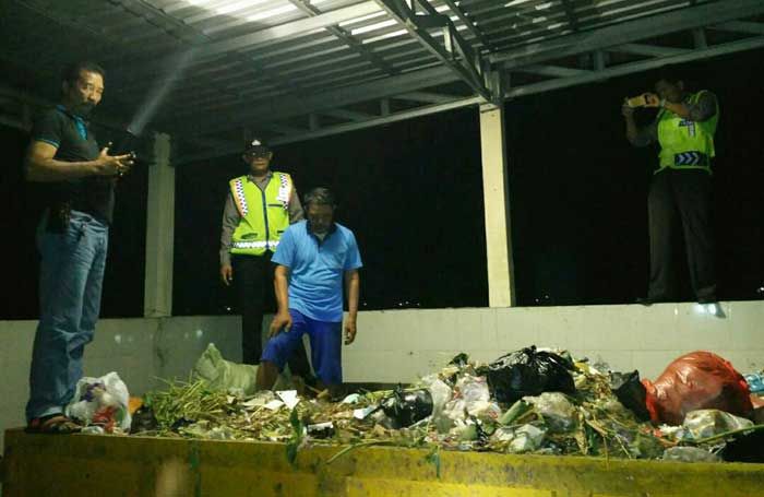 Pengangkut Sampah Temukan Granat dan Amunisi di TPA Desa Tlogo, Blitar