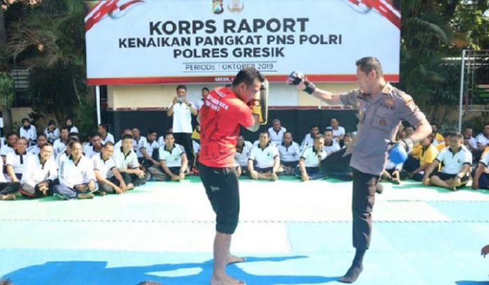 Kapolres Gresik Bekali Anak Buah Bela Diri MMA untuk Lumpuhkan Penjahat
