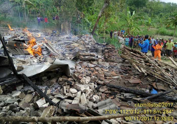 Lupa Matikan Kompor, Dua Rumah di Grabagan Ludes Terbakar