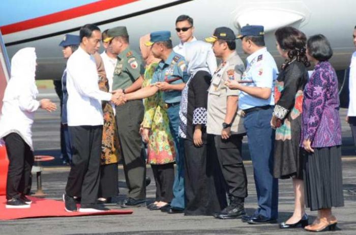Pangkoarmada II Sambut Kedatangan Presiden RI Dalam Kunker ke Jawa Timur dan Jawa Tengah