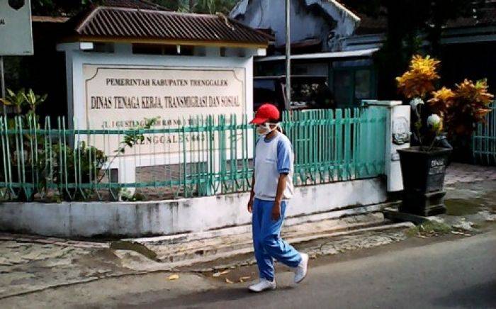 Lapangan Pekerjaan Sempit, Ribuan Warga Trenggalek Jadi TKI