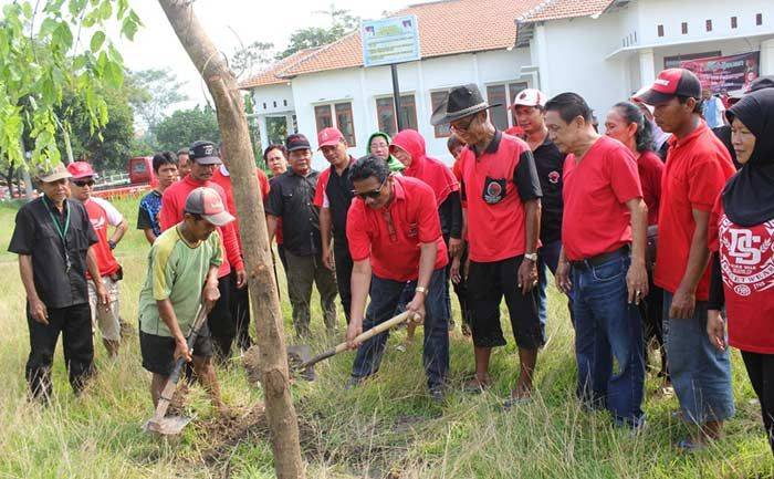 Cegah Global Warming, PDIP Kota Kediri Tanam Ratusan Pohon