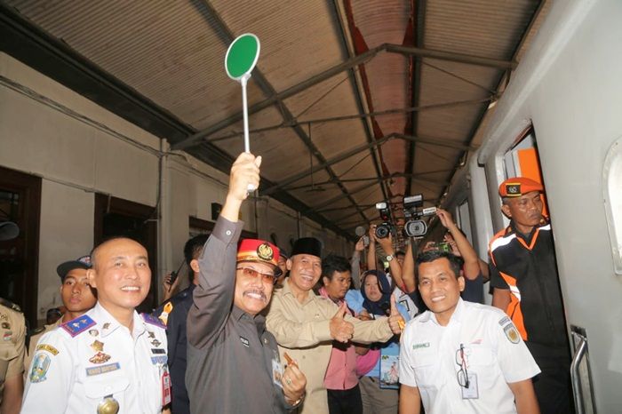 ​Sekdaprov Jatim Berangkatkan Mudik Gratis di Stasiun Gubeng Surabaya
