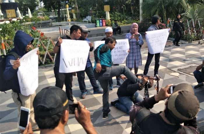 Wartawan Surabaya Aksi Solidaritas untuk Oryza