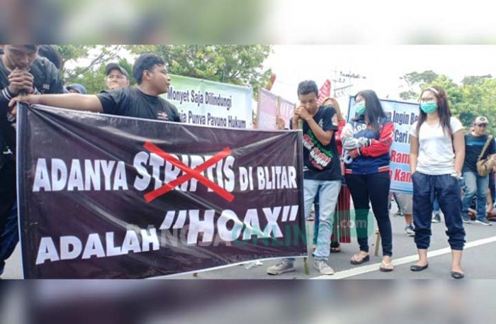 DPRD Dicap Tak Pancasilais Oleh Orator, Unjuk Rasa Buntut Penutupan Maxi Brillian Nyaris Ricuh