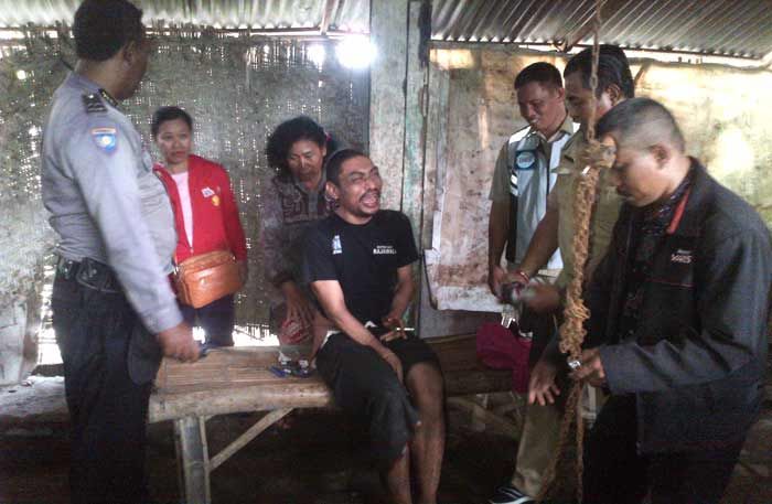 Nyaris Bakar Rumah, Pemuda Asal Desa Kupang Mojokerto Dibawa ke RSJ Malang
