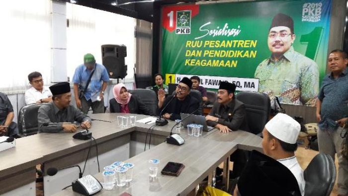 Anggota DPR RI Jazilul Fawaid Road Show Sosialisasikan RUU Pesantren