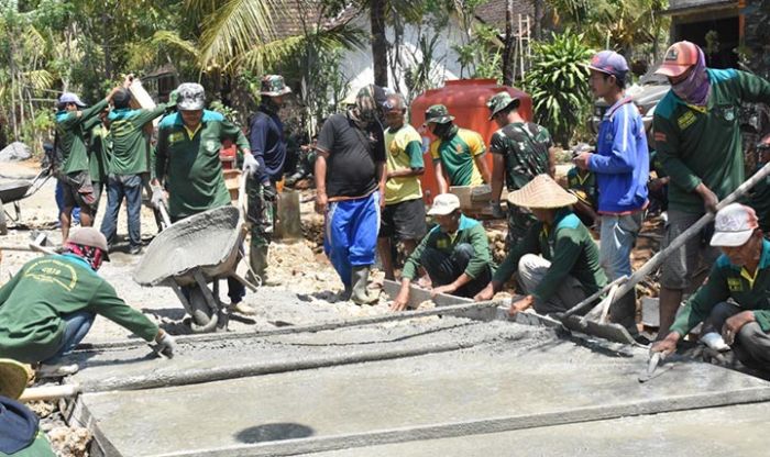 Hamparan Panjang Rabat Jalan Sebagai Bukti Hasil TMMD 106 Donomulyo