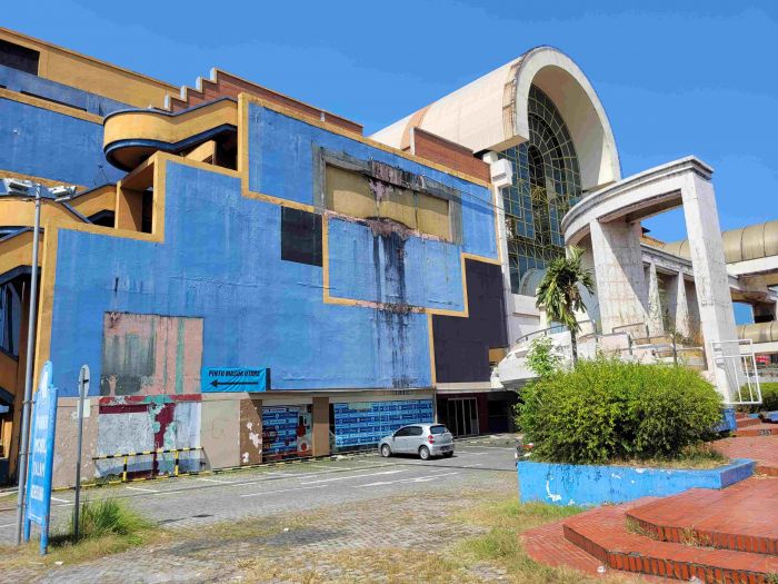 Gedung Eks Hi-Tech Mall Mengenaskan, Menunggu Kepedulian Wali Kota Surabaya