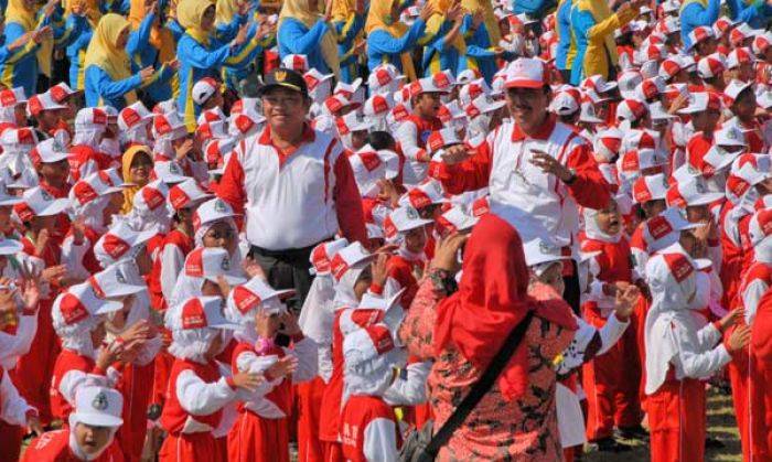 Peringati Hari Anak Nasional 2016, Bupati Sidoarjo Deklarasikan SIKARA