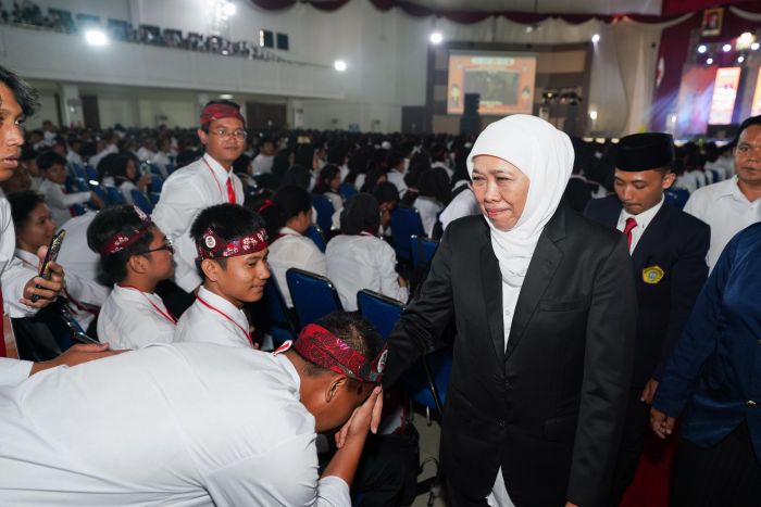 Pesan Penting Khofifah di Hari Remaja Internasional, Tajamkan Kemampuan Digital dan Teknologi