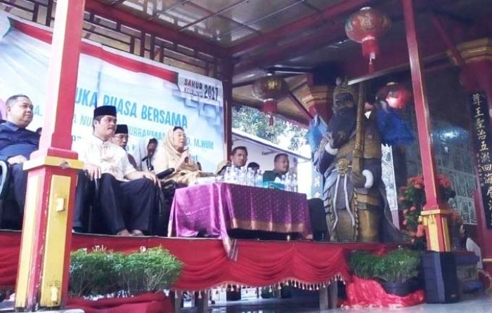 Bu Shinta Bukber di Klenteng Gudo Jombang, Ingatkan Pesan Kebangsaan