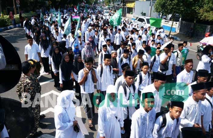 HSN 2017, 22 Ribu Lebih Santri ikut Apel dan Kirab di Jombang
