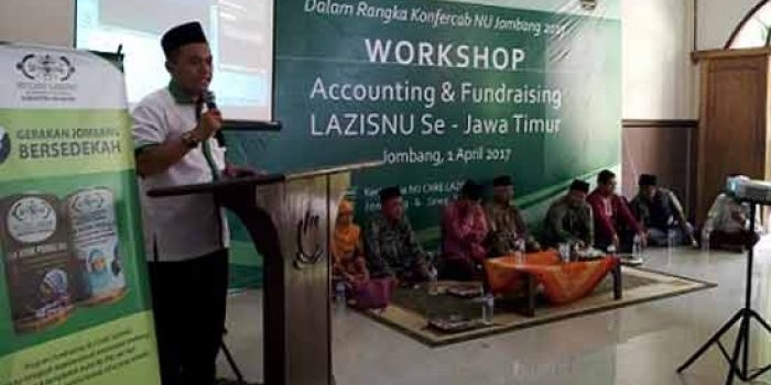 Ketua Lazisnu Jombang, Didin Akhmad Sholahudin saat menyampaikan sambutan, Sabtu (1/4). foto : ROMZA/BANGSAONLINE