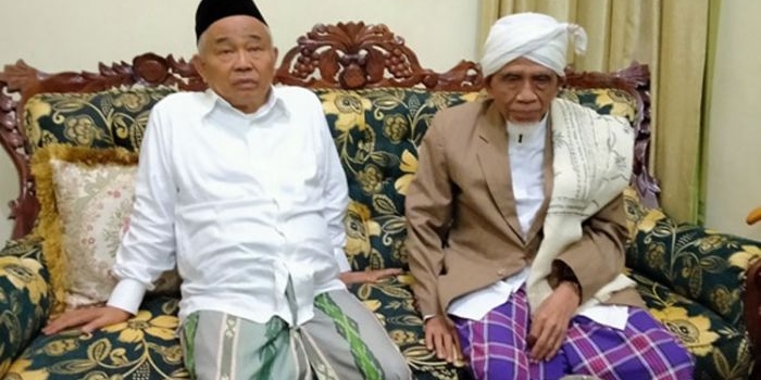 Prof. Dr. KH. Asep Saifuddin Chalim, M.Ag bersama Tuan Guru Turmudzi Badruddin, pengasuh Pondok Pesantren Gomarul Huda. Bagu, Lombok Tengah Nusa Tenggara Barat (NTB). foto: MMA/ BANGSAONLINE.COM