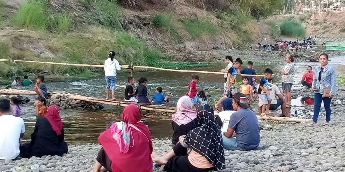 surutnya-kali-madiun-jadi-berkah-bagi-warga-dan-pkl