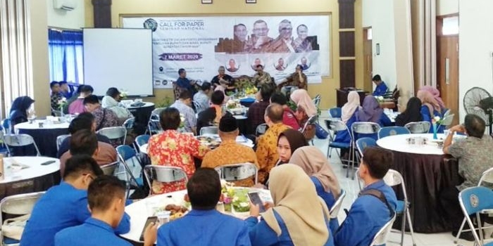 Seminar Nasional dengan Tema "Penguatan Etik Dalam Penyelenggaraan Pemilihan Bupati dan Wakil Bupati Serentak 2020" di Aula Universitas Muhammadiyah Jember, beberapa waktu yang lalu. Acara ini juga dihadiri KPU Kabupaten Mojokerto.