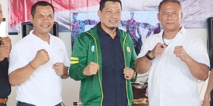 Suwandy bersama pengurus KONI Kabupaten Mojokerto.