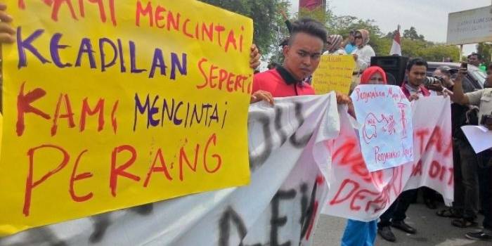 Pendukung Prabowo di Aceh saat demo. Foto: merdeka.com