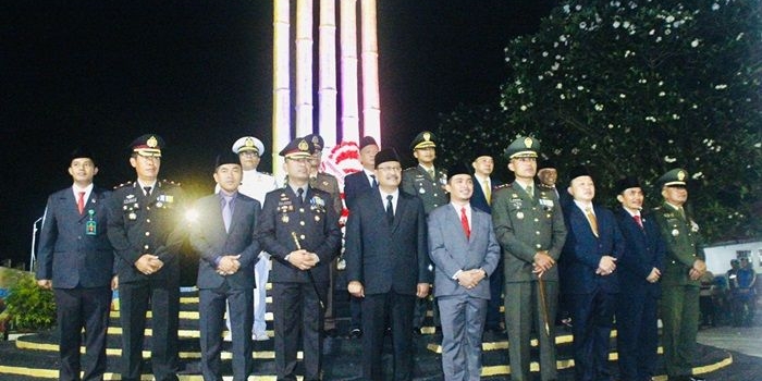Wali Kota dan Wawali Pasuruan foto bersama Forkopimda Kota Pasuruan.