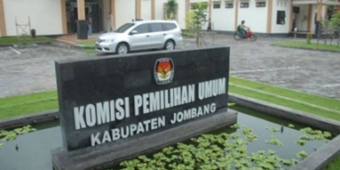 Kantor KPU Jombang. (Rony Suhartomo/BANGSAONLINE)