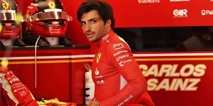 Kontrak Carlos Sainz dengan Ferrari berakhir musim ini.