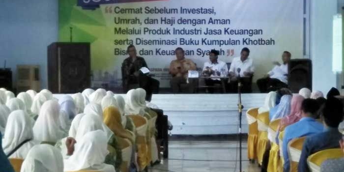 Sosialisasi Waspada Investasi Ilegal dan Pasar Keuangan Rakyat Tahun 2017 di Unhasy (Universitas Hasyim Asy’ari), Tebuireng, Jombang, Rabu (4/10/2017) foto: ROMZA/BANGSAONLINE