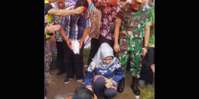 Wali Kota Mojokerto meletakkan batu pertama pembangunan pasar Benpas.