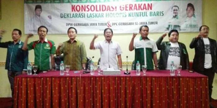 Gemasaba Jatim mendeklarasi Pembentukan Laskar Holopis Kuntul Baris sebagai tim pemenangan Halim dalam Pilgub 2018. foto: didi rosadi/ BANGSAONLINE