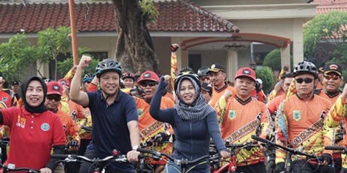 Wali Kota Mojokerto saat gowes bareng.