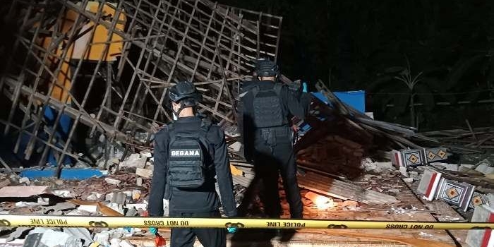 ​ledakan-dahsyat-di-bangkalan-1-rumah-hancur-1-meninggal-2-kritis-tim-gegana-diterjunkan