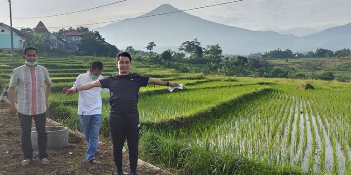 Didampingi para sahabatnya, Gus Barra rutin melakukan joging dan senam. (foto: ist)