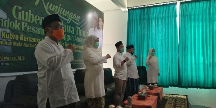 Dari Kiri: Prof. Dr. M. Mas