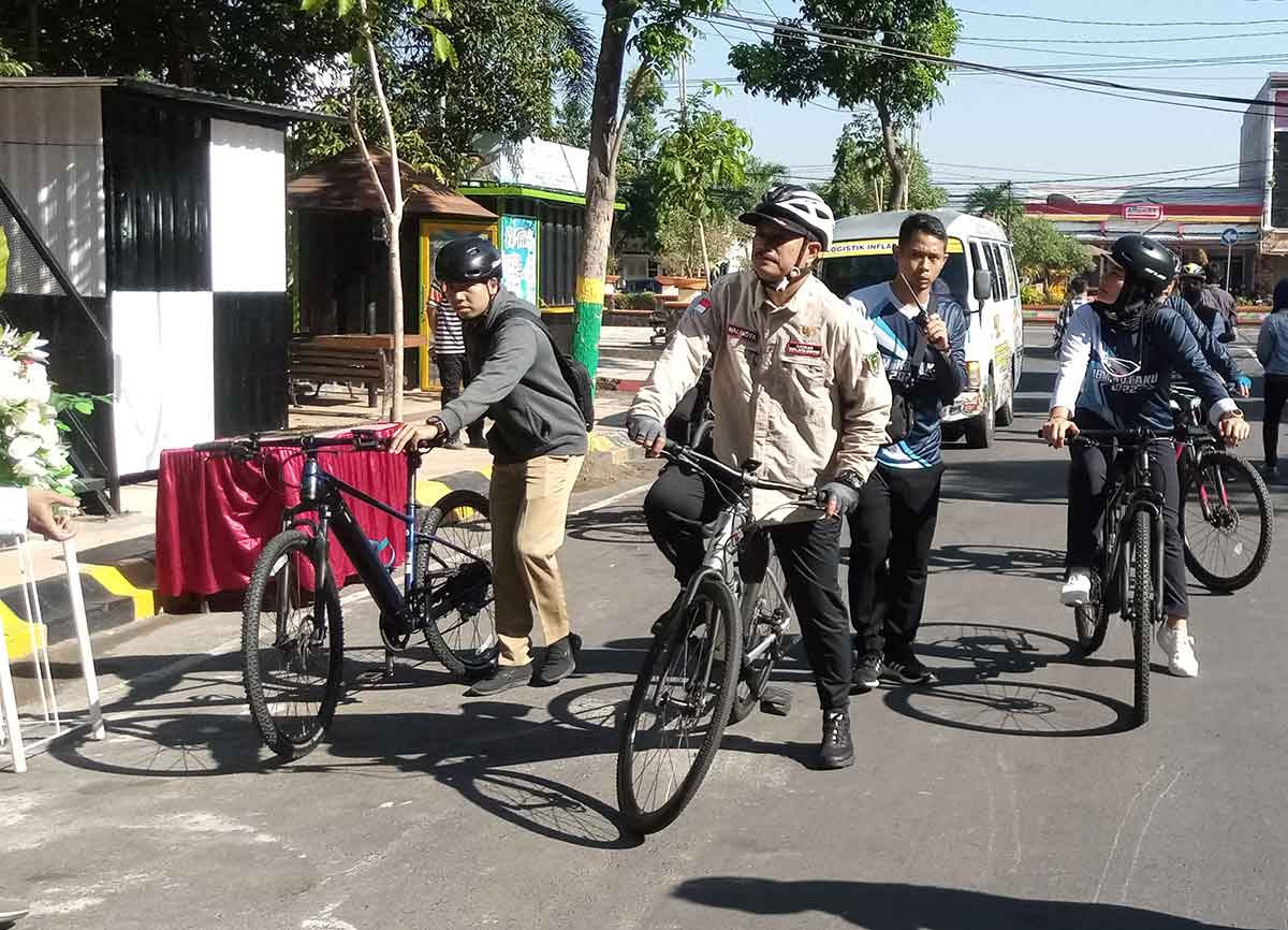 Jelang Nataru Wali Kota Madiun Gowes Dan Sidak Beberapa Lokasi