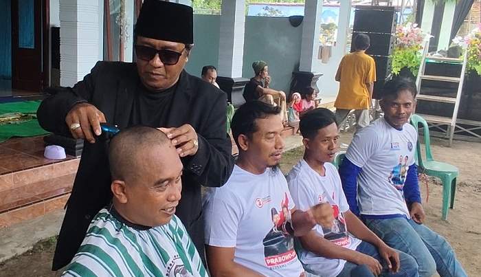 Raih Suara Tertinggi Relawan Prabowo Gibran Di Kediri Cukur Gundul