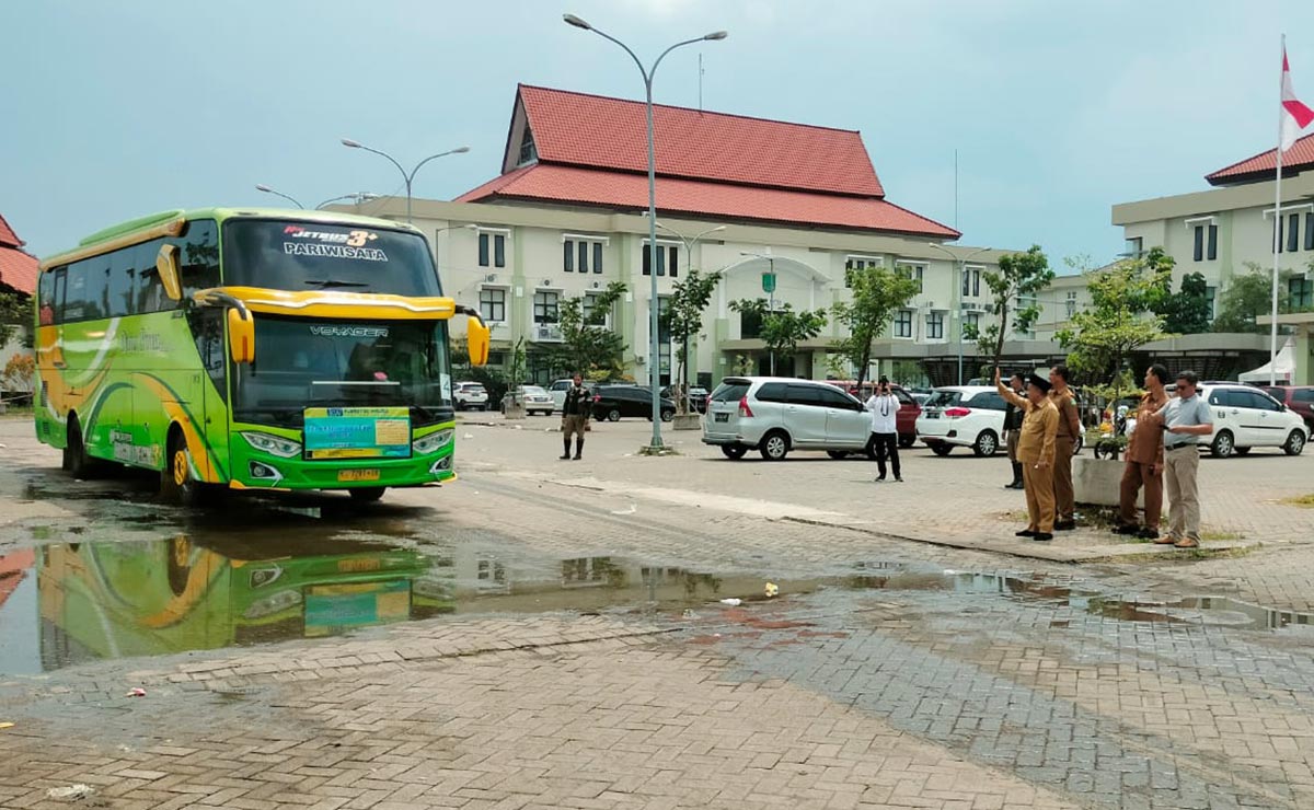 Ratusan Kades Di Kabupaten Pasuruaun Ikut Luruk Ibu Kota Tuntut