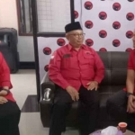 Hengky Kurniawan saat berada di Kantor DPC PDIP Kabupaten Blitar.