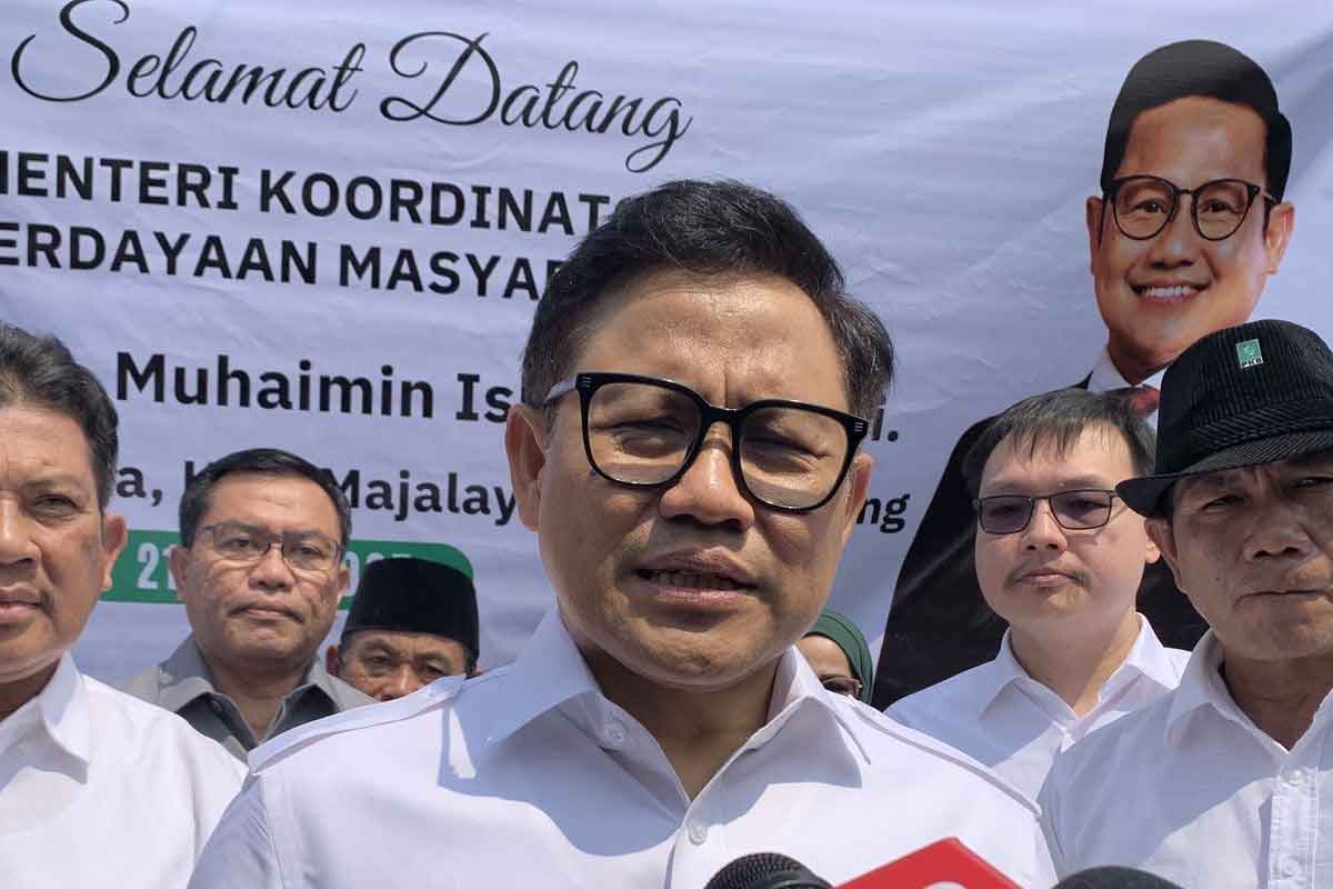 Menteri Koordinator Bidang Pemberdayaan Masyarakat (Menko PM) Muhaimin Iskandar atau Gus Imin usai agenda Rembug Warga Koordinasi Pengentasan Kemiskinan, Optimalisasi Pelaksanaan Inpres 8 Tahun 2025 di Kabupaten Bandung, Jawa Barat, Sabtu (21/6/2025).Foto: Kompas.com