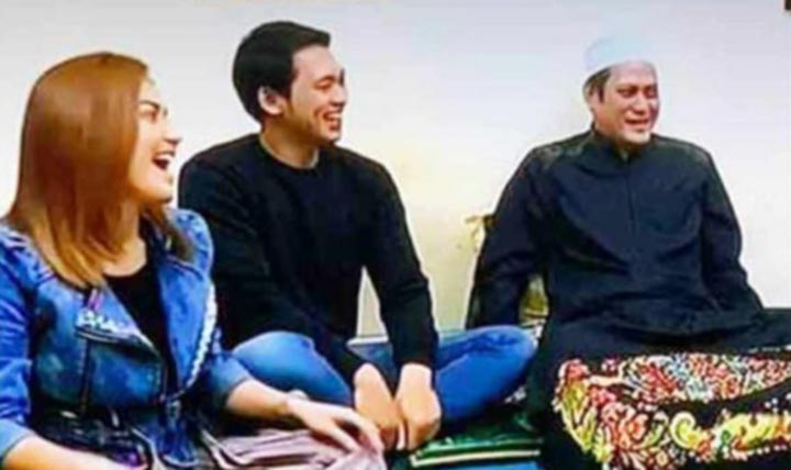 Irma Darmawangsa dan Irfan Sebaztian saat sowan ke Gus Anom beberapa waktu lalu. foto: ist.