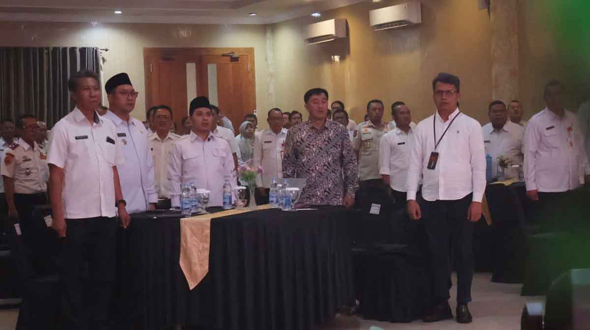 Jajaran pejabat di Kabupaten Mojokerto saat foto bersama dalam sosialisasi arsitektur Pemdi atau Pemerintahan Digital.