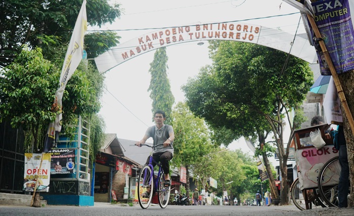 Gapura menuju kawasan Kampung Inggris di Kecamatan Pare. foto: ist.