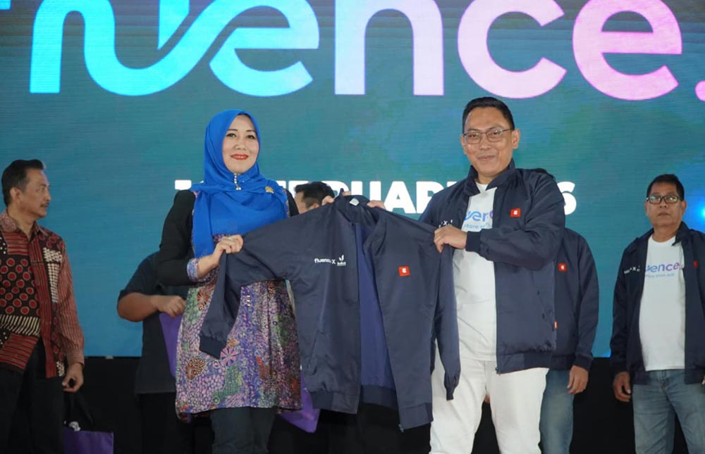 Anggota DPD RI asal Jawa Timur saat menghadiri grand launching Fluence.id di Jatim Expo, Minggu (16/2/2026).