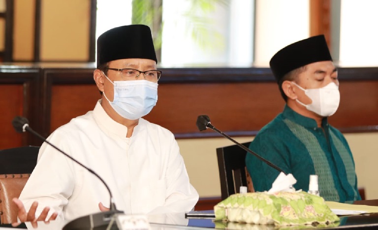 Wali Kota Pasuruan, Saifullah Yusuf (Gus Ipul) memimpin Rapat Koordinasi (Rakor) persiapan pelaksanaan salat Idul Fitri 1422 H bersama bersama jajaran Forkopimda.