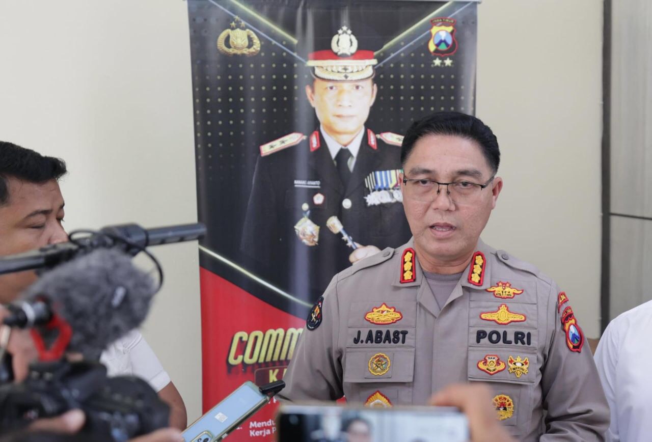 Kepala Bidang Humas Polda Jatim Kombes Pol Jules Abraham Abast
