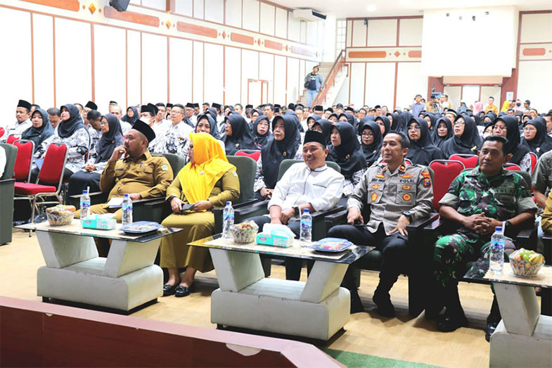 Bupati dan Wabup Gresik, serta Ketua DPRD, saat hadiri Ngobrol Asyik.
