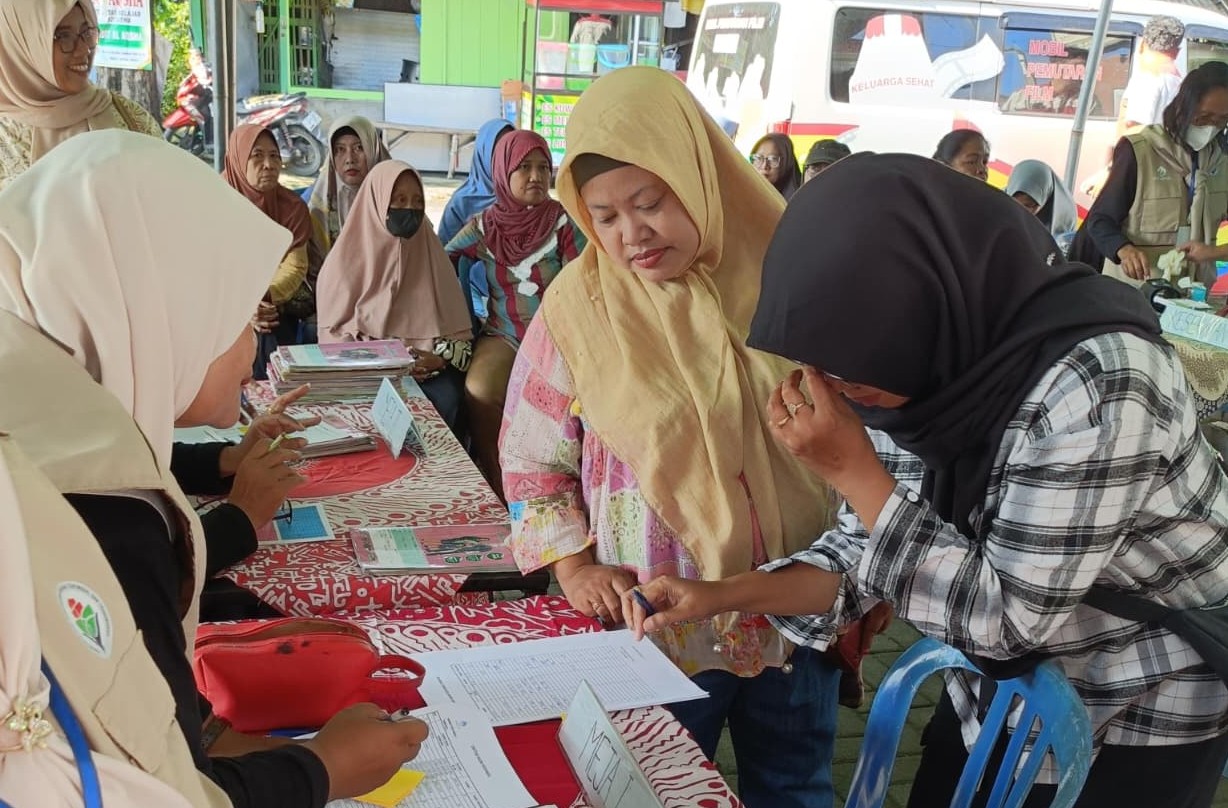 Layanan Posyandu di halaman Toko Alfamart Kebonagung Sukodono, Jumat (6/2/2026). (Ist)